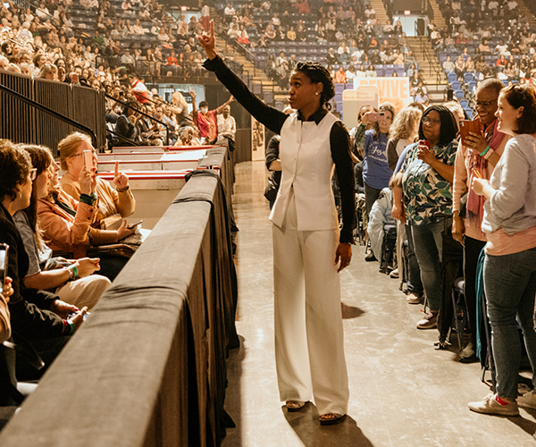 Priscilla Shirer waving